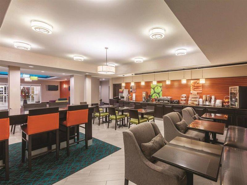 La Quinta By Wyndham Houston Iah Bush Intl Airport E Hotel Humble Exterior photo