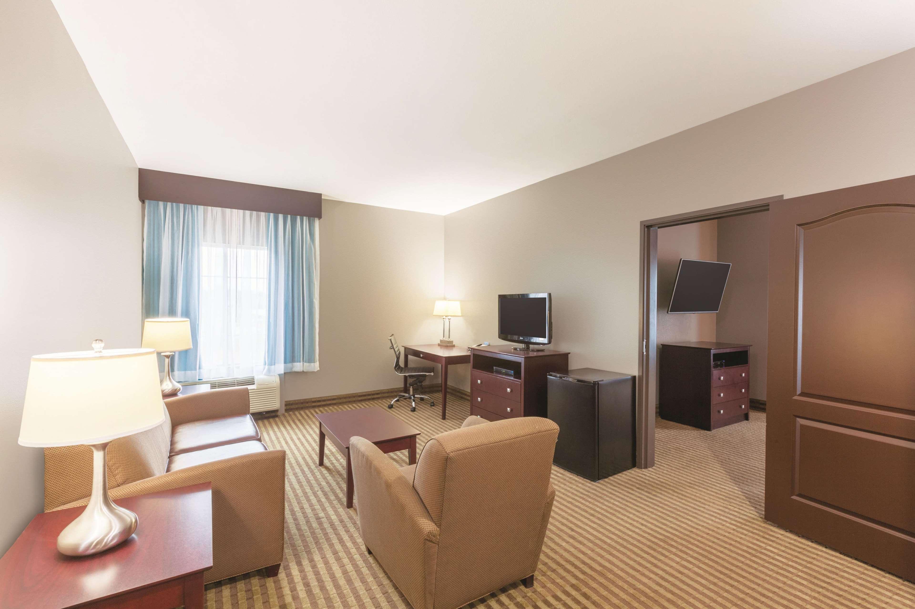 La Quinta By Wyndham Houston Iah Bush Intl Airport E Hotel Humble Exterior photo